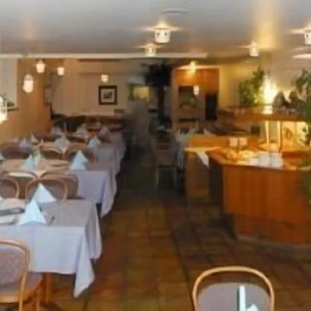 ホテル Hotel-restaurant Ratsstube